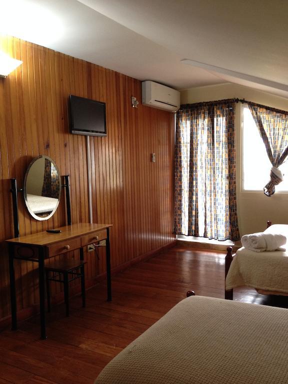 Hotel Posada Los Delfines Bocas del Toro Habitación foto